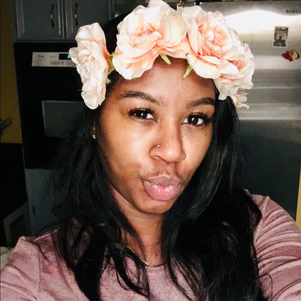 Meet your Posher, Constance